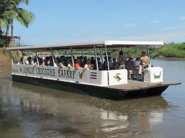 tarcoles river crocodile safari
